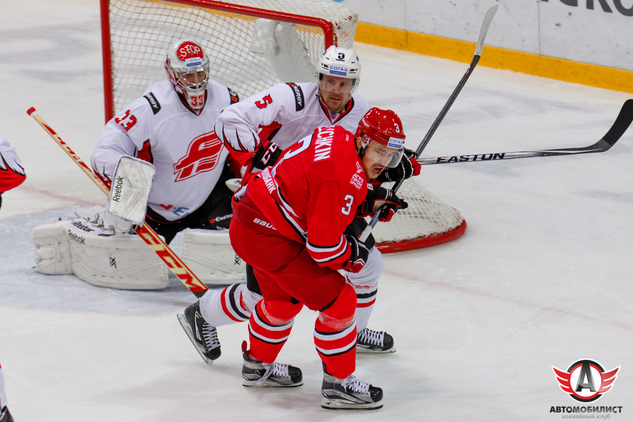 18.09.2015 Автомобилист - Авангард