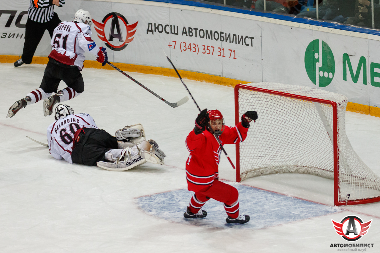 24.08.2015 Кубок мира: Авто - ХК Рига