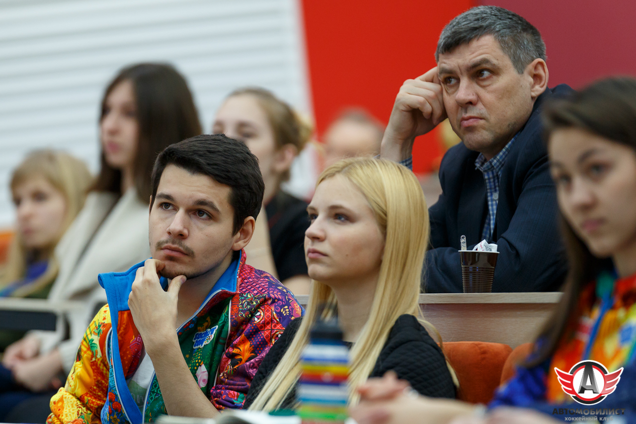 27.11.2015 Визит президента КХЛ Дмитрия Чернышенко в Екатеринбург