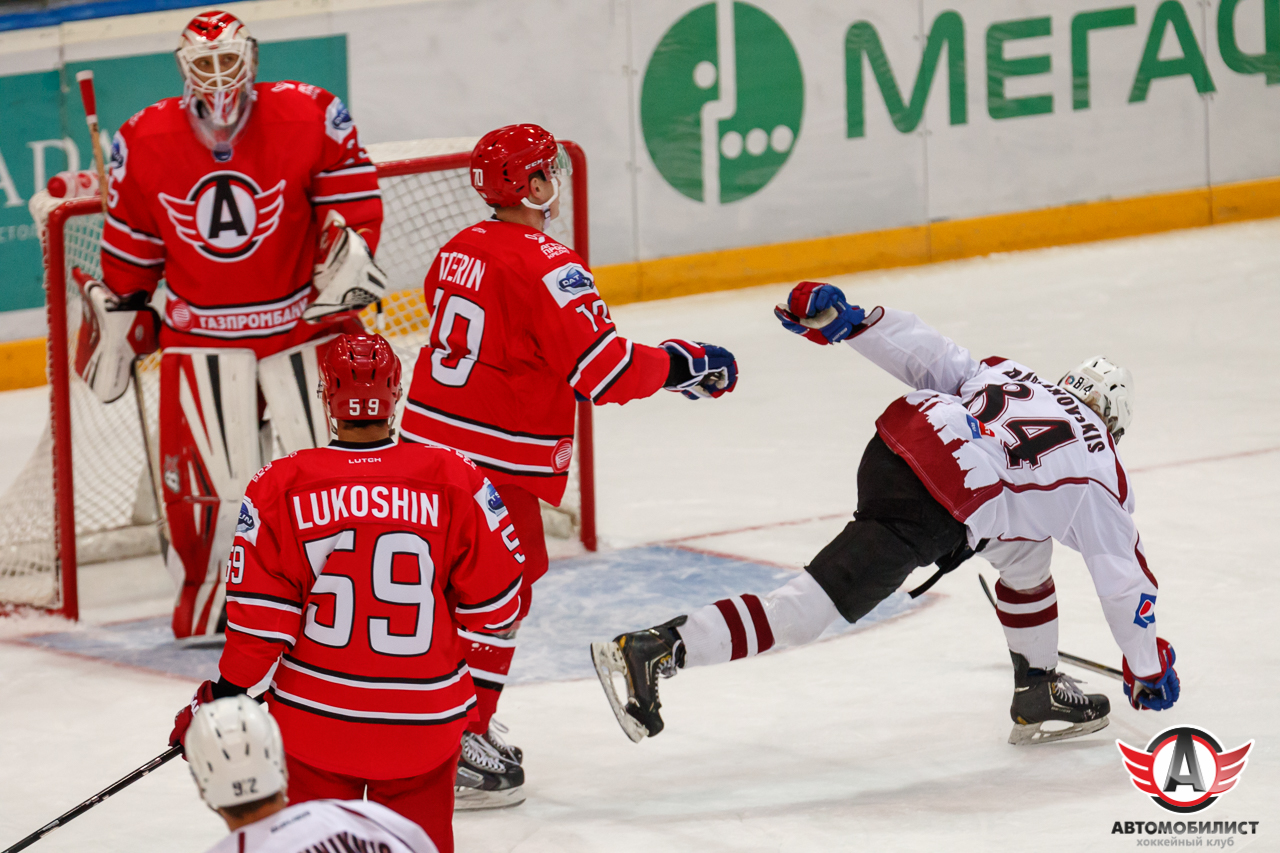 24.08.2015 Кубок мира: Авто - ХК Рига