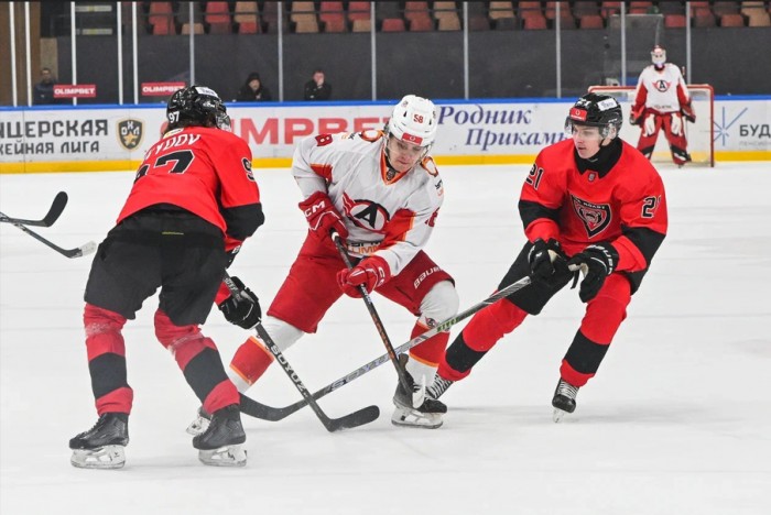 Хоккеисты «Авто» разгромили «Молот»!