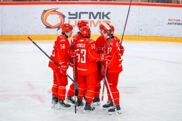 Хоккеисты «Авто» завершили домашнюю серию победой над «Ладьёй»!