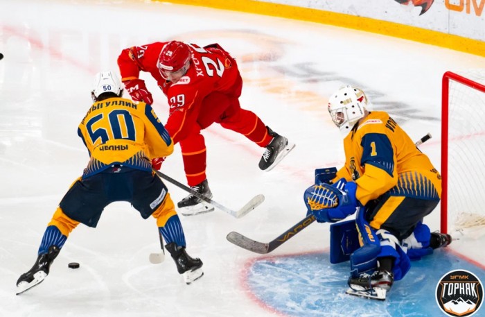 Хоккеисты «Горняка-УГМК» одержали «сухую» победу над «Челнами»