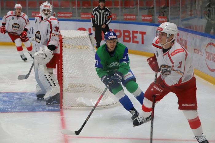 «Горняк-УГМК» обменялся победами с «Торосом» в Нефтекамске