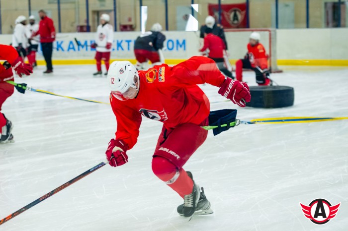 Тренировки МХК «Авто» в Каменске-Уральском | РЕПОРТАЖ