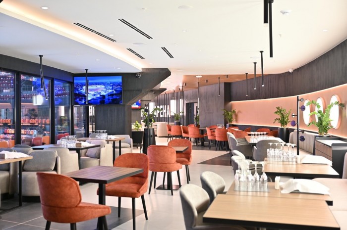 Смотрите домашние матчи «Автомобилиста» с комфортом в ресторане «Арена»!