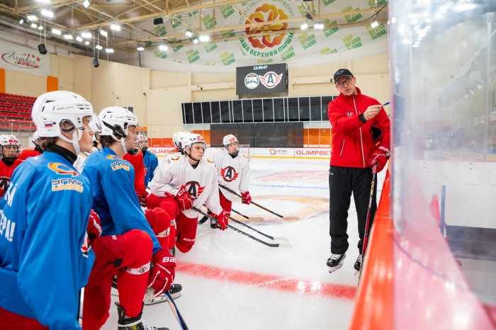 «У нас стоят максимальные задачи». Молодёжная команда «Авто» встретилась со СМИ