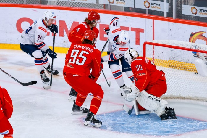 Хоккеисты «Горняка-УГМК» одержали победу над ЦСК ВВС в серии буллитов