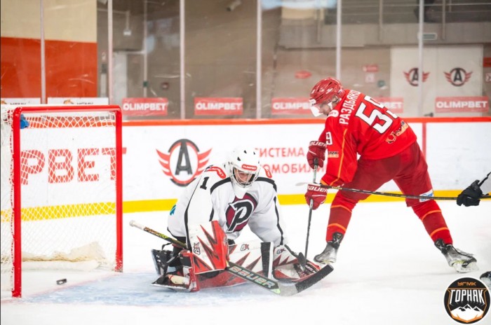 «Горняк-УГМК» уверенно обыграл «Рубин» на домашнем льду!