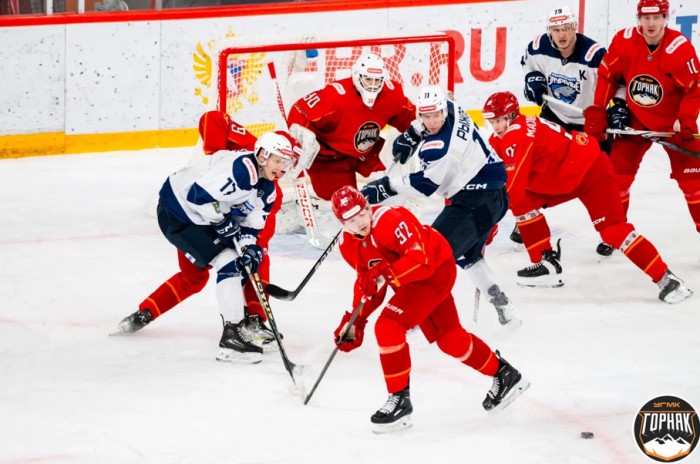 Хоккеисты «Горняка-УГМК» в результативном матче одержали победу над «Зауральем»!