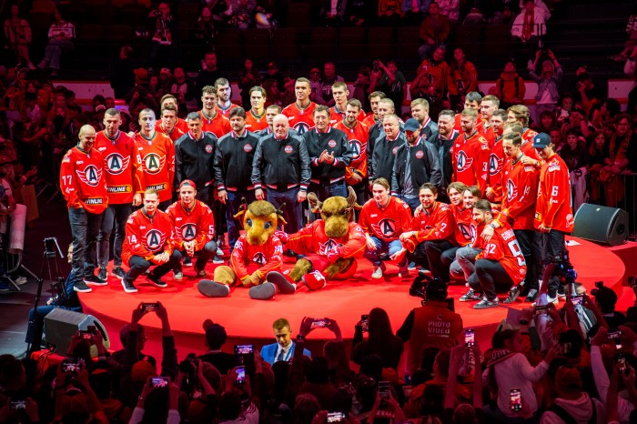 «Автомобилист» встретился с болельщиками на «УГМК Арене»