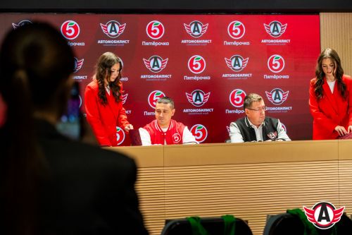 02.11.2025. &laquo;Пятёрочка&raquo; стала официальным партнером ХК &laquo;Автомобилист&raquo;