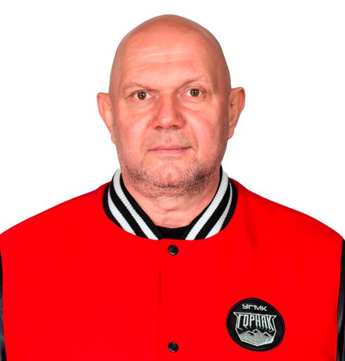 Гросс Константин Иоганессович, Администратор