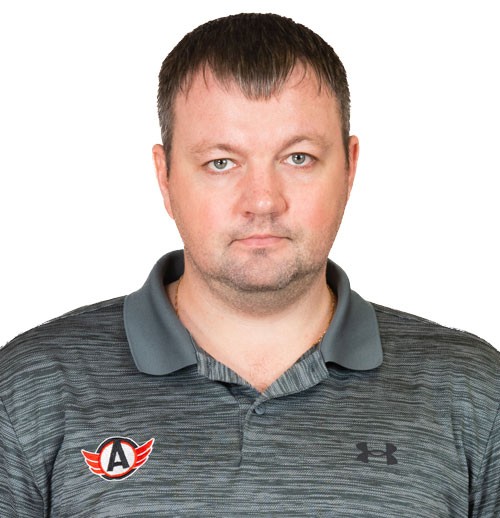 Тарусов Максим Сергеевич, Массажист